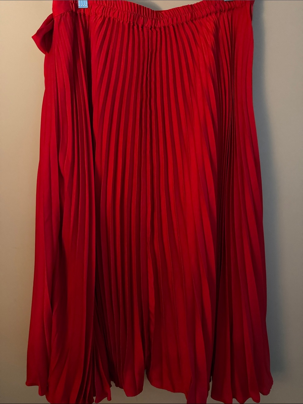 Banana Republic Factory Bright Red Pleated Skirt with Side Tie Waist Size Medium - Picture 4 of 4